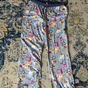 Women’s pajamas with cool cat pattern!